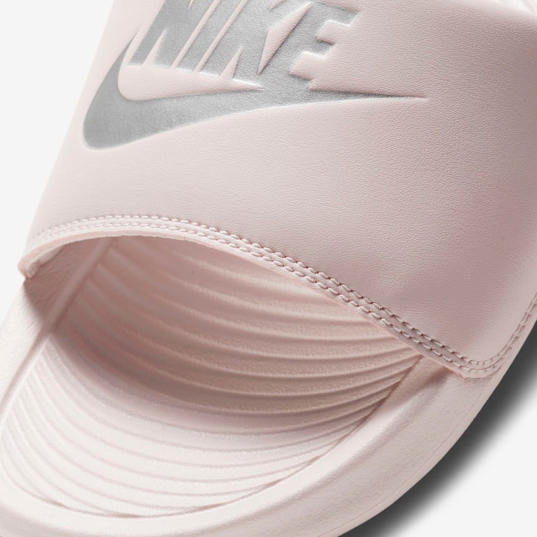 Chinelo Nike Victori One Feminino