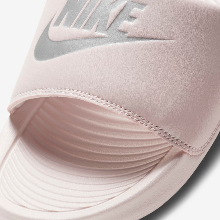 Chinelo Nike Victori One Feminino