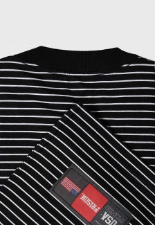 Camiseta listrada preta over Prison