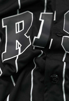 Camiseta Baseball Logo Prison NY Preta Listrada