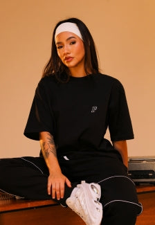 Camiseta streetwear Minimalista Prison Logo Preta
