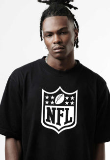 Camiseta Streetwear NFL Shield Prison Preta