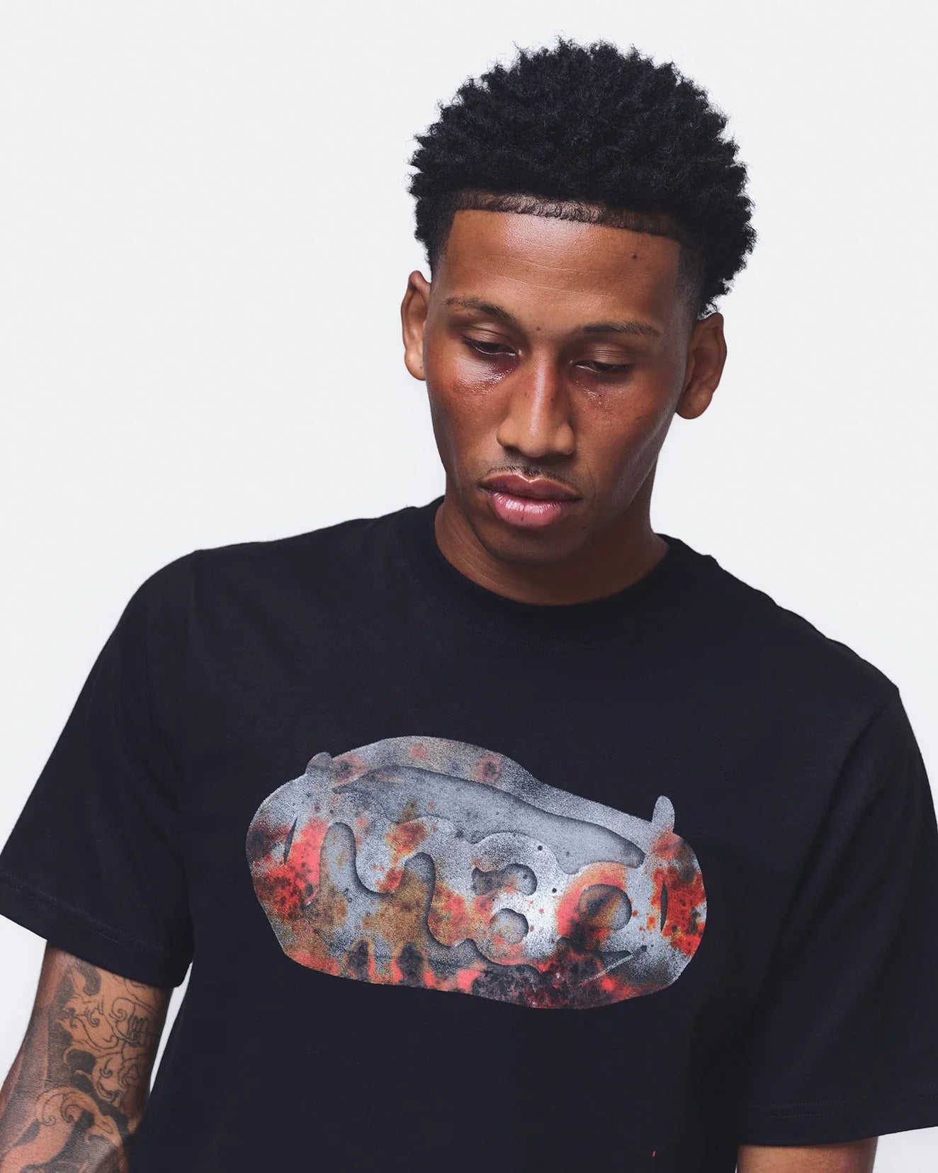 CAMISETA MAD ARQUIVO PRETA - Four Street