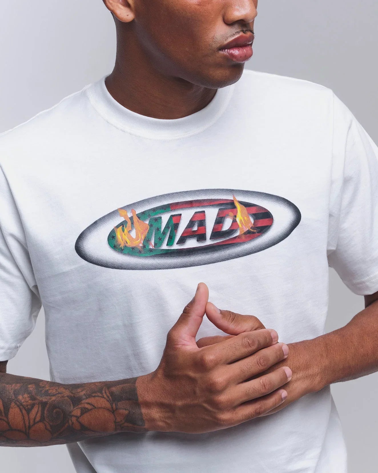 CAMISETA MAD LOGO 125 OFF WHITE - Four Street
