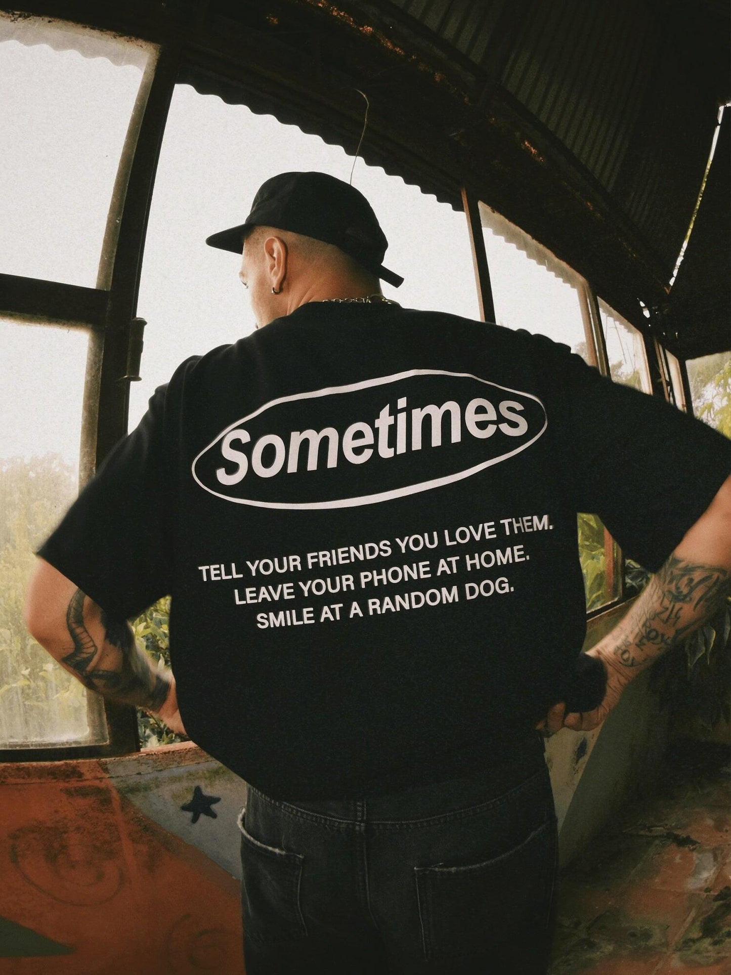 Camiseta Leave Your Phone