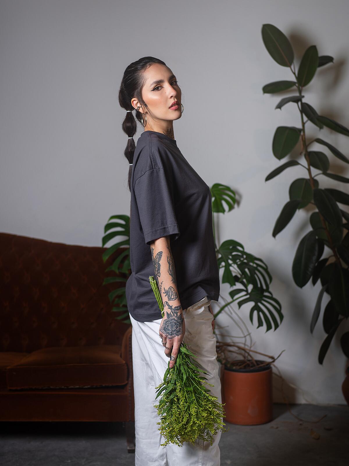 Camiseta Boxy Cinza