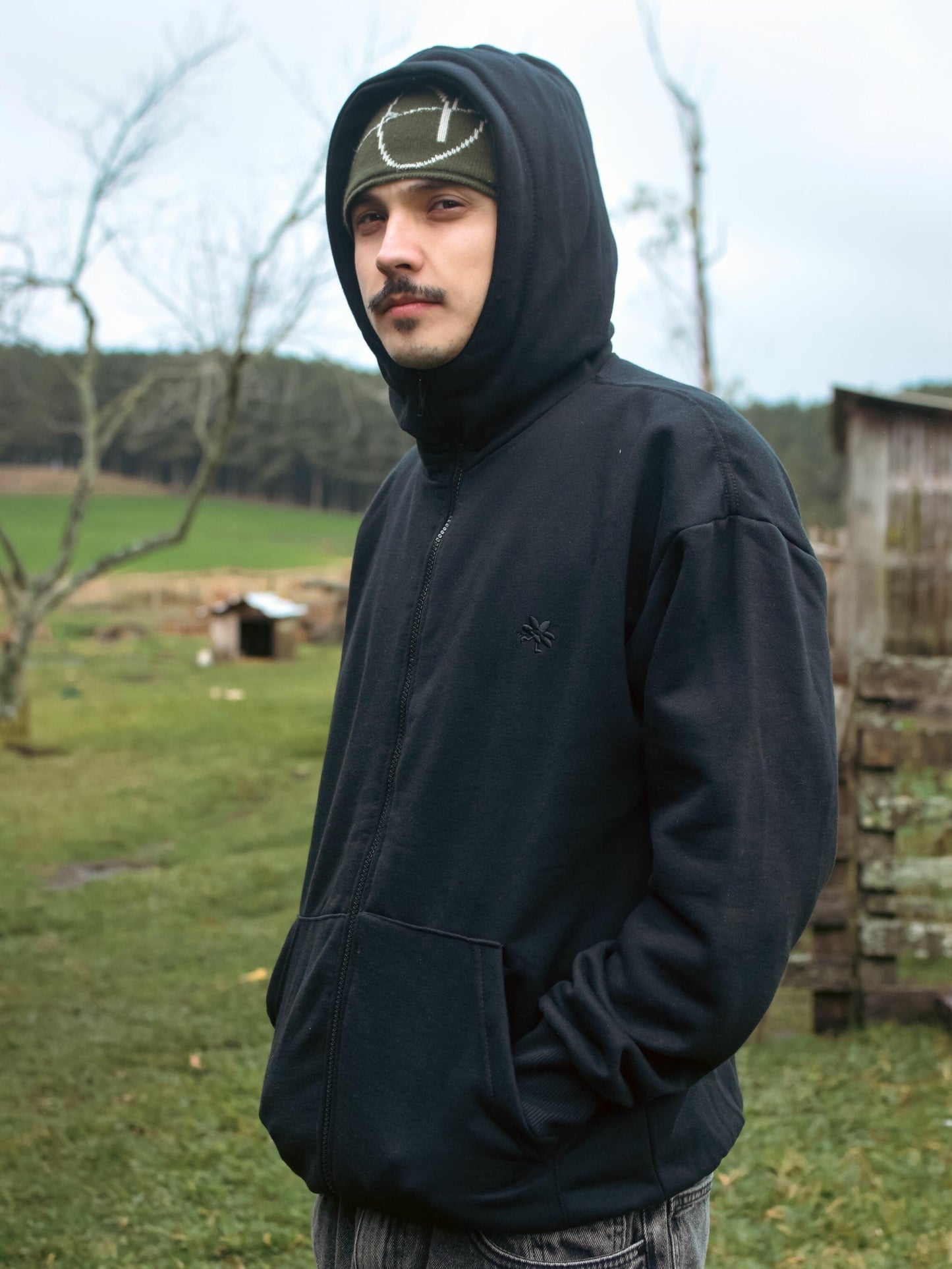 Casaco Moletom Sometimes Preto