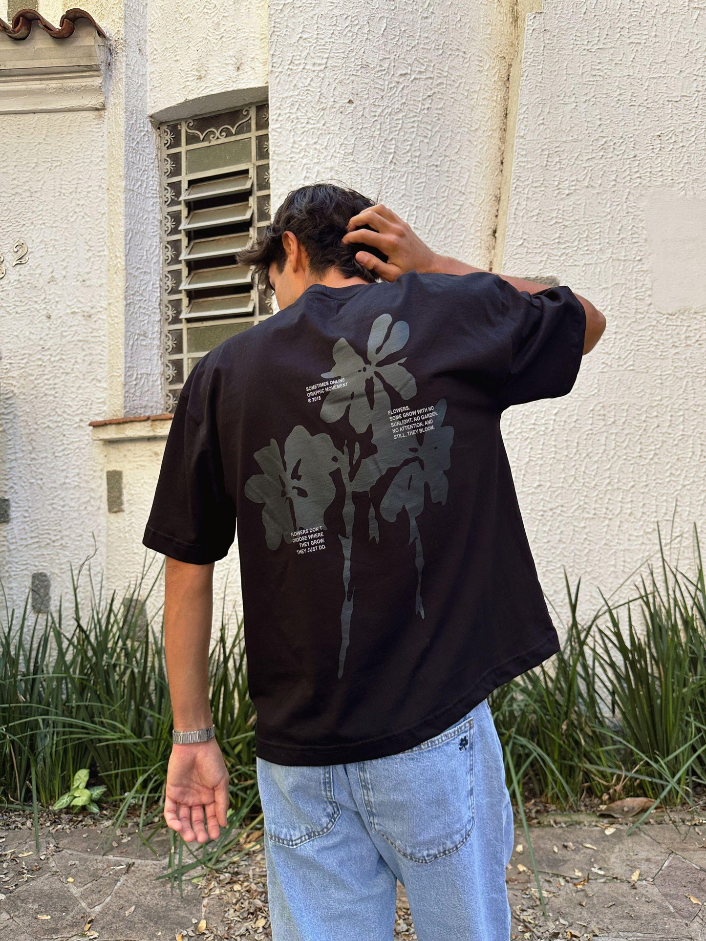 Camiseta Boxy Flowers