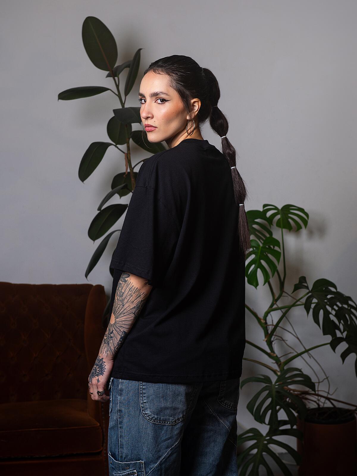 Camiseta Boxy Preta