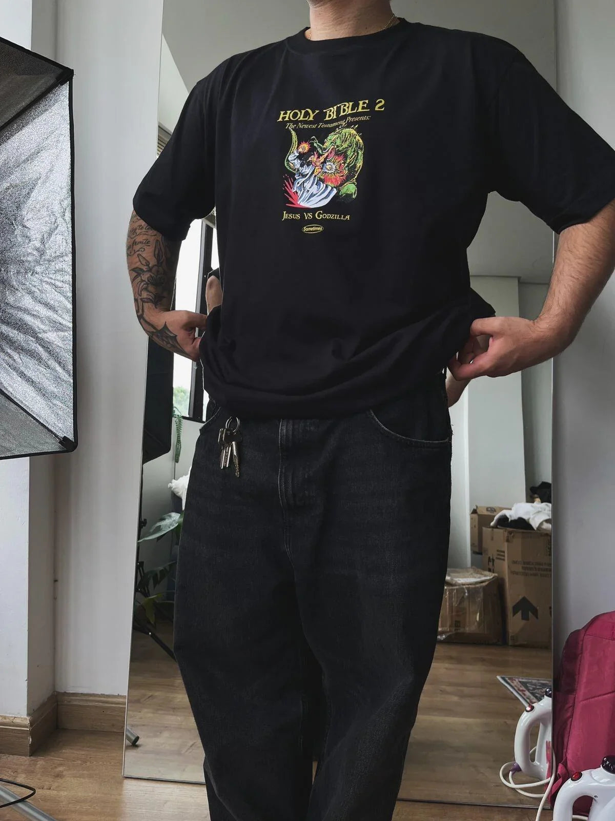 Camiseta Jesus vs Godzilla - Four Street