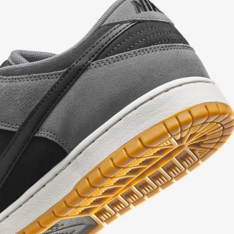 SB Dunk Low Pro - Four Street