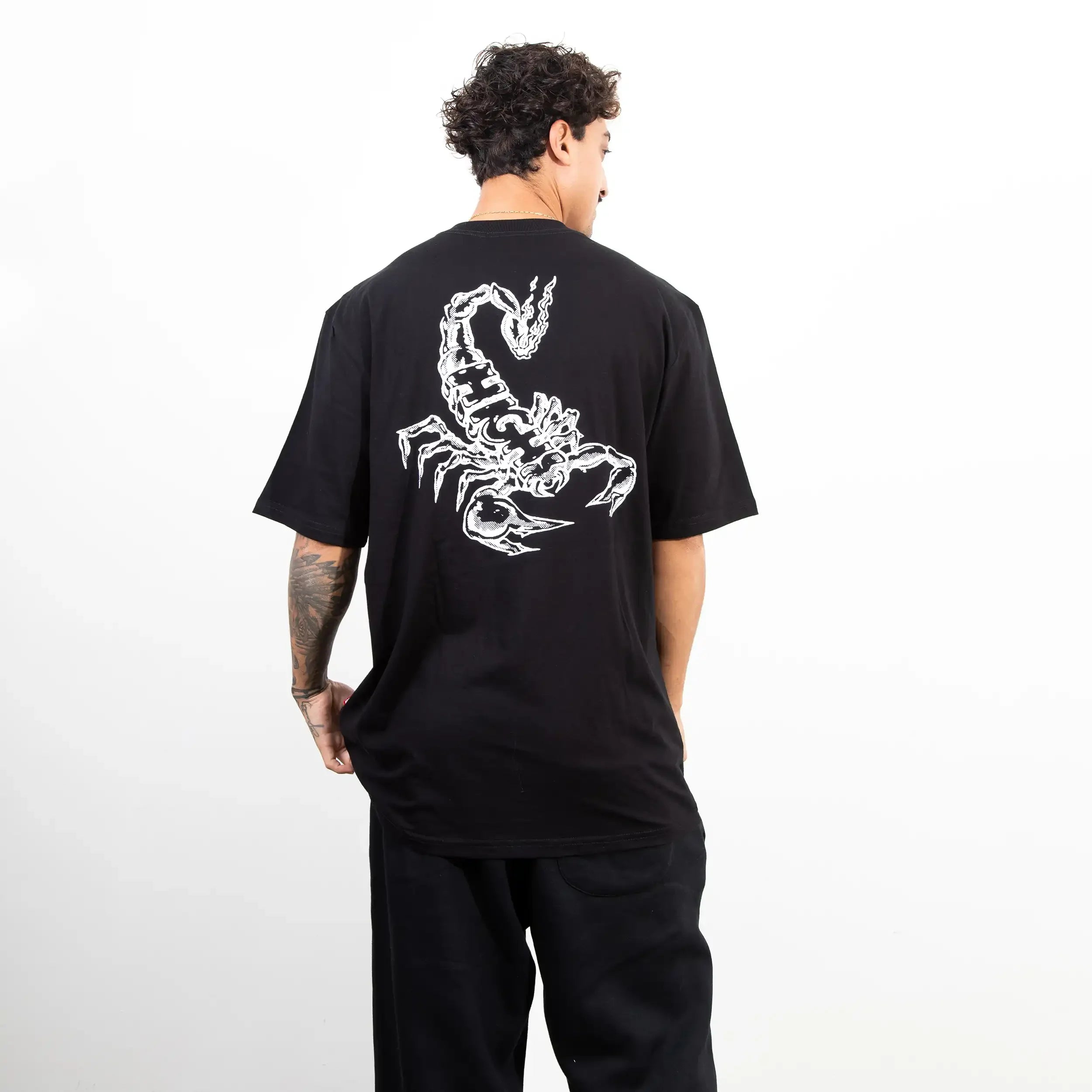 Tee Scorpion Black - Four Street