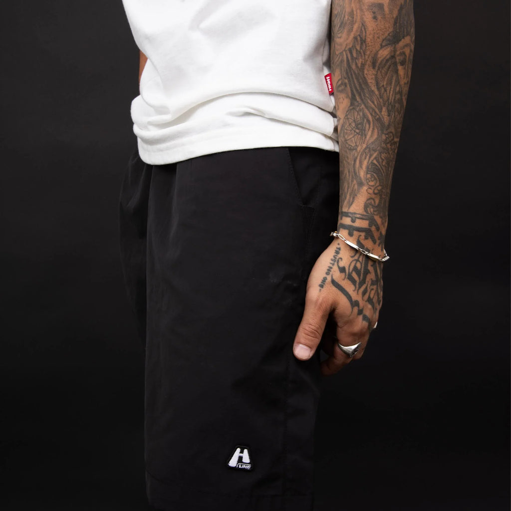 Shorts Logo Line Black - Four Street