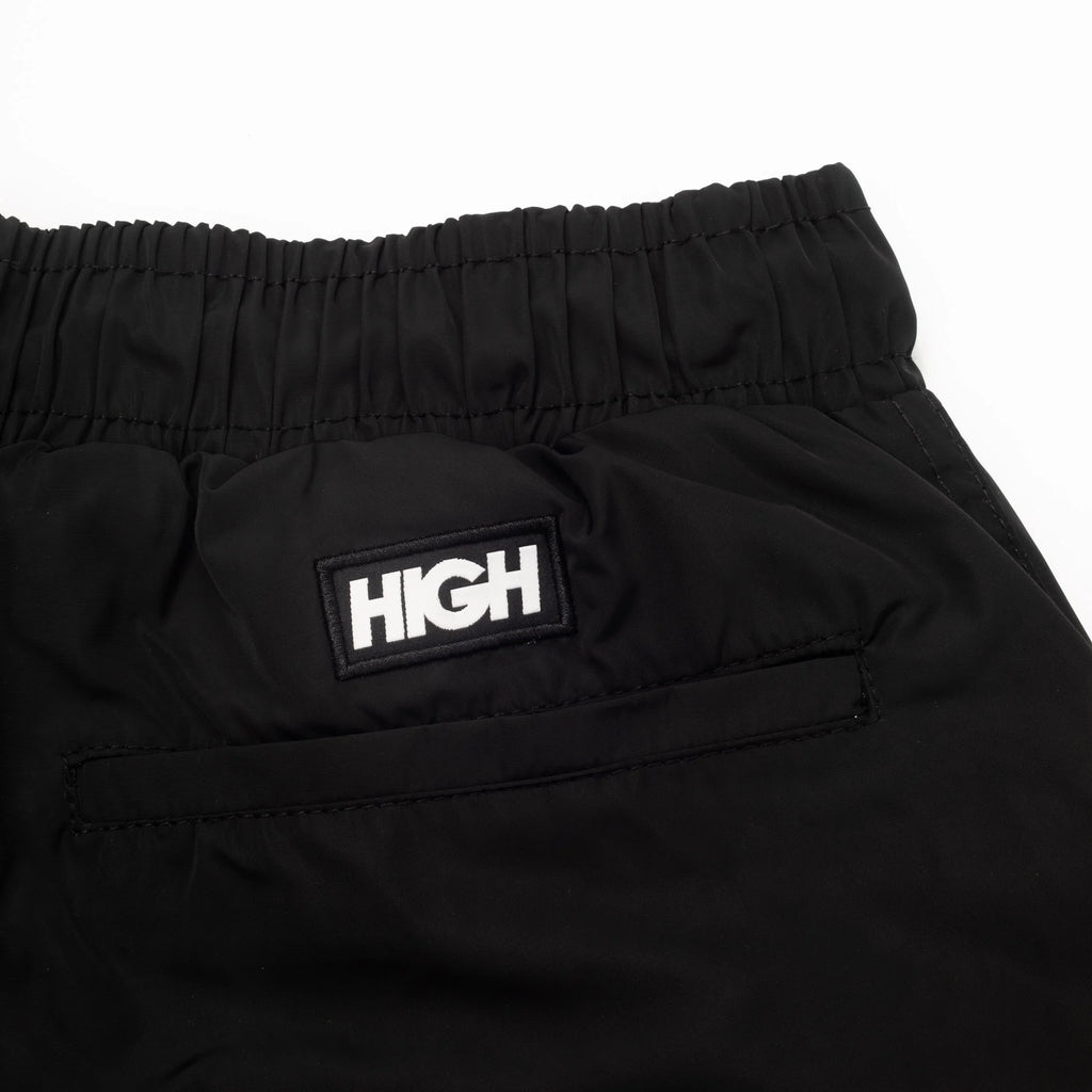 Essential Shorts Black - Four Street