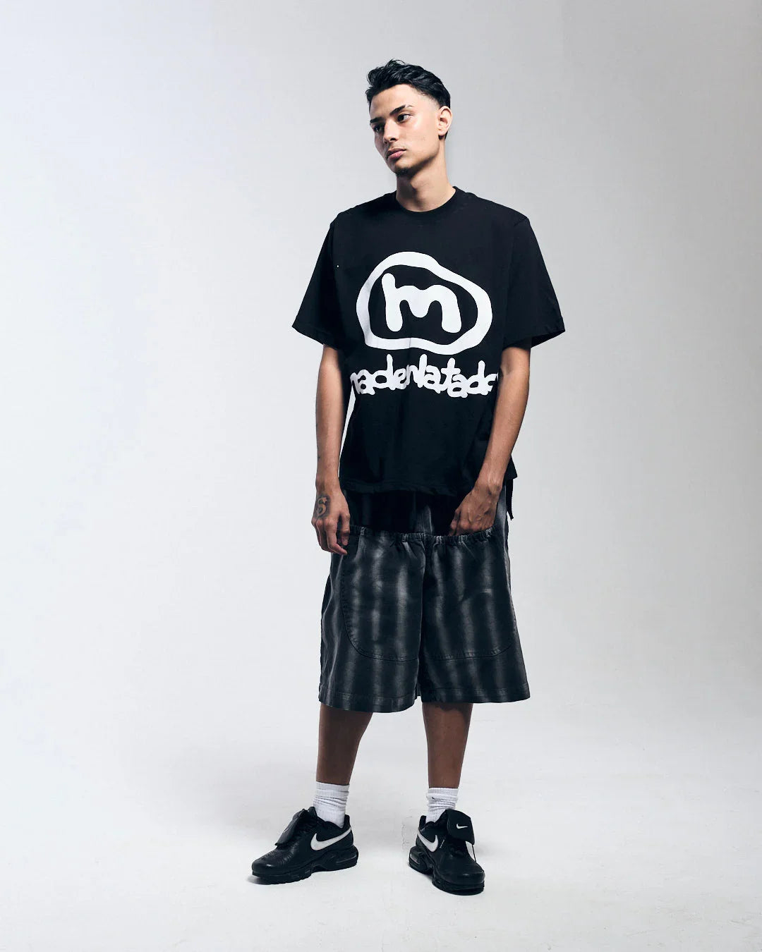 CAMISETA MMMMMMMAD PRETA - Four Street